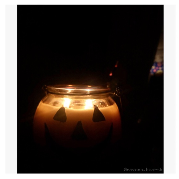 Pumpkin Harvest Candle ✨ Back in Stock! - Picture 8 of 8